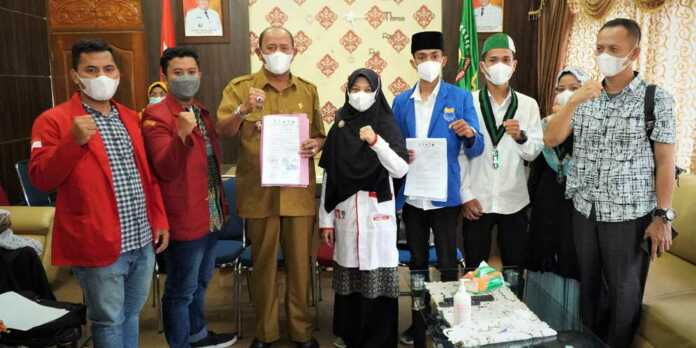 FOTO-BESAR