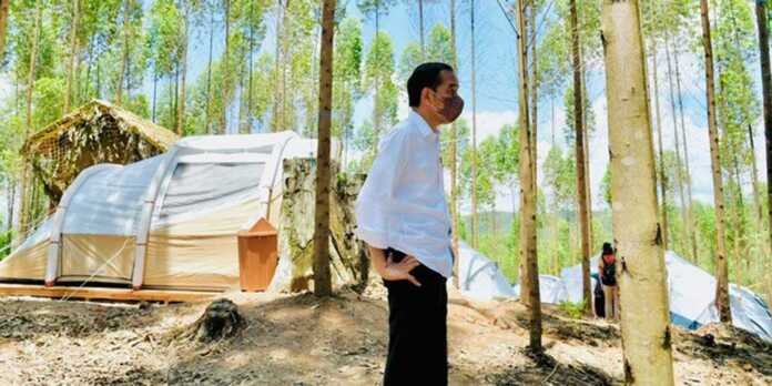 Jokowi-Letakkan-Batu-Pertama