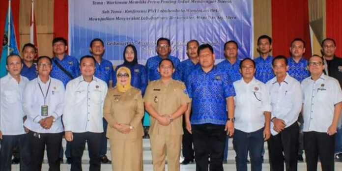 Bupati-Labuhanbatu-Senang-Dikritik