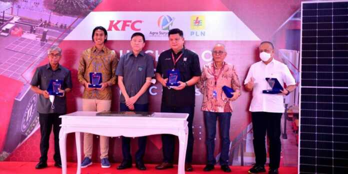 PLTS-dan-SPKLU-Hadir-di-10-Gerai-KFC-Indonesia
