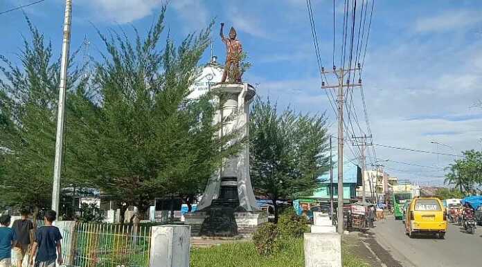 TUGU: Pagar Tugu Pahlawan Raden R. Sulian di Jalan Sumatera, Kelurahan Belawan II, Kecamatan Medan Belawan habis dicuri, Selasa (26/12/2023) malam.