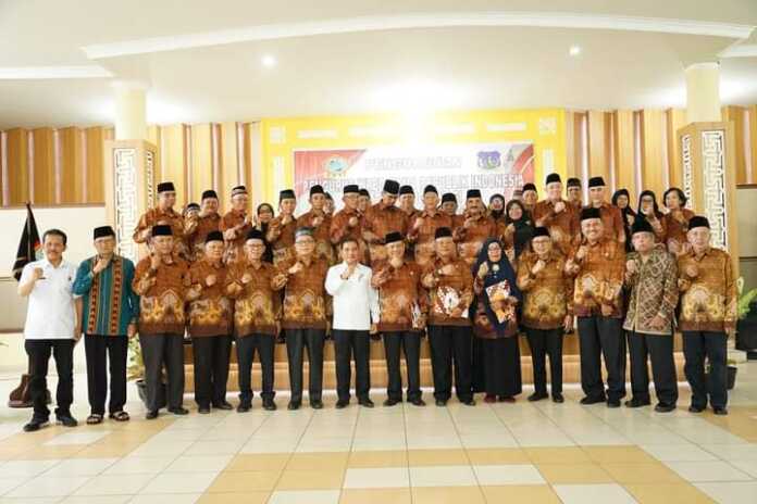 PWRI: Pj Sekdako Tebingtinggi Kamlan Mursyid dalam pengukuhan PWRI Kota Tebingtinggi meminta untuk melaksanakan tugas demi kepentingan untuk Republik Indonesia.