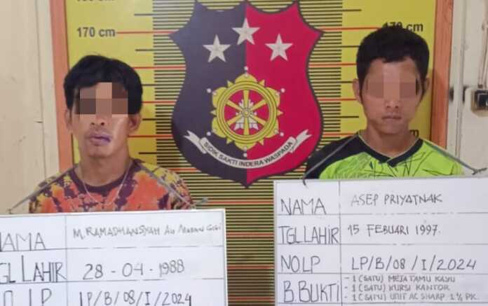 Dua tersangka pencurian di kantor Majelis Ulama Indonesia (MUI) Belawan yang terjadi pada Sabtu, (13/1/2024).