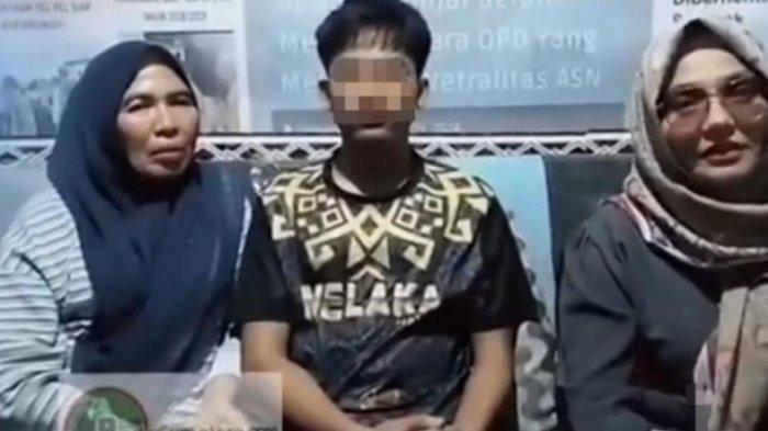 Istimewa/Sumut Pos KORBAN PENGEROYOKAN: Korban AA (tengah) dikeroyok pria dewasa yang kini sudah lulus bintara polisi.