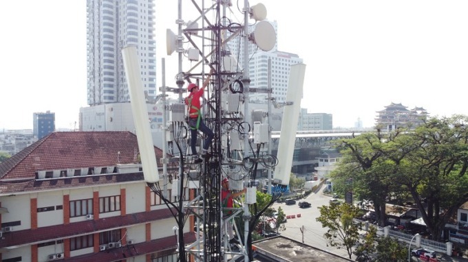 Telkomsel terus menunjukkan komitmennya dalam mendukung transformasi digital di Indonesia dengan memperkuat jaringan telekomunikasi di wilayah operasional Sumatera Utara. Pada tahun 2025, Telkomsel akan fokus meningkatkan kapasitas dan memperluas jangkauan jaringan di berbagai kota dan kabupaten di Sumatera Utara. Langkah ini sejalan dengan upaya Telkomsel untuk menghadirkan pengalaman berinternet yang lebih baik bagi masyarakat.