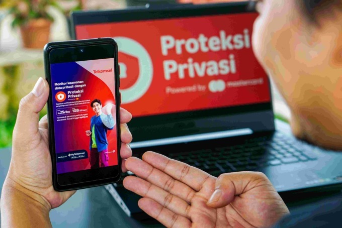 Proteksi Privasi memperkuat perlindungan terhadap ancaman pencurian identitas digital, tersedia mulai Rp12.000/bulan, termasuk asuransi hingga Rp20 juta selama layanan/polis aktif.