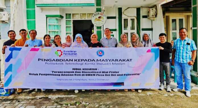 PENGABDIAN MASYARAKAT: Kolaborasi PTKI dan USM Indonesia dalam pengabdian masyarakat di UMKM Pizza Oei dan Patisserie. (ISTIMEWA)