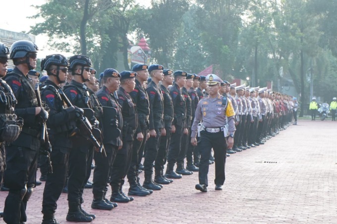 OPERASI: Personel Polda Sumut saat melaksanakan Operasi Keselamatan Toba 2025, di Lapangan KS Tubun, Mapolda Sumut, Senin (10/2). Sumut Pos/Dokumen Pribadi