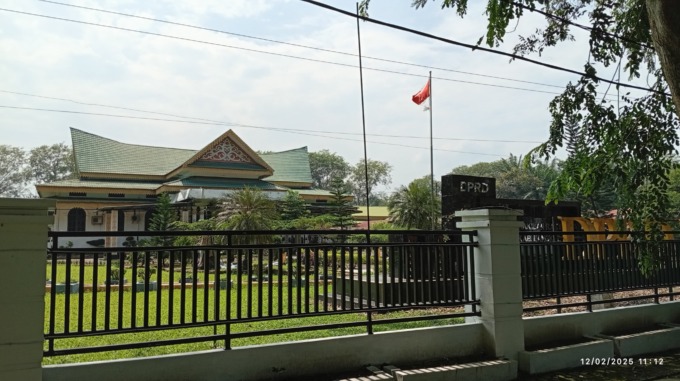 Gedung DPRD Langkat di Stabat.(Istimewa/Sumut Pos)