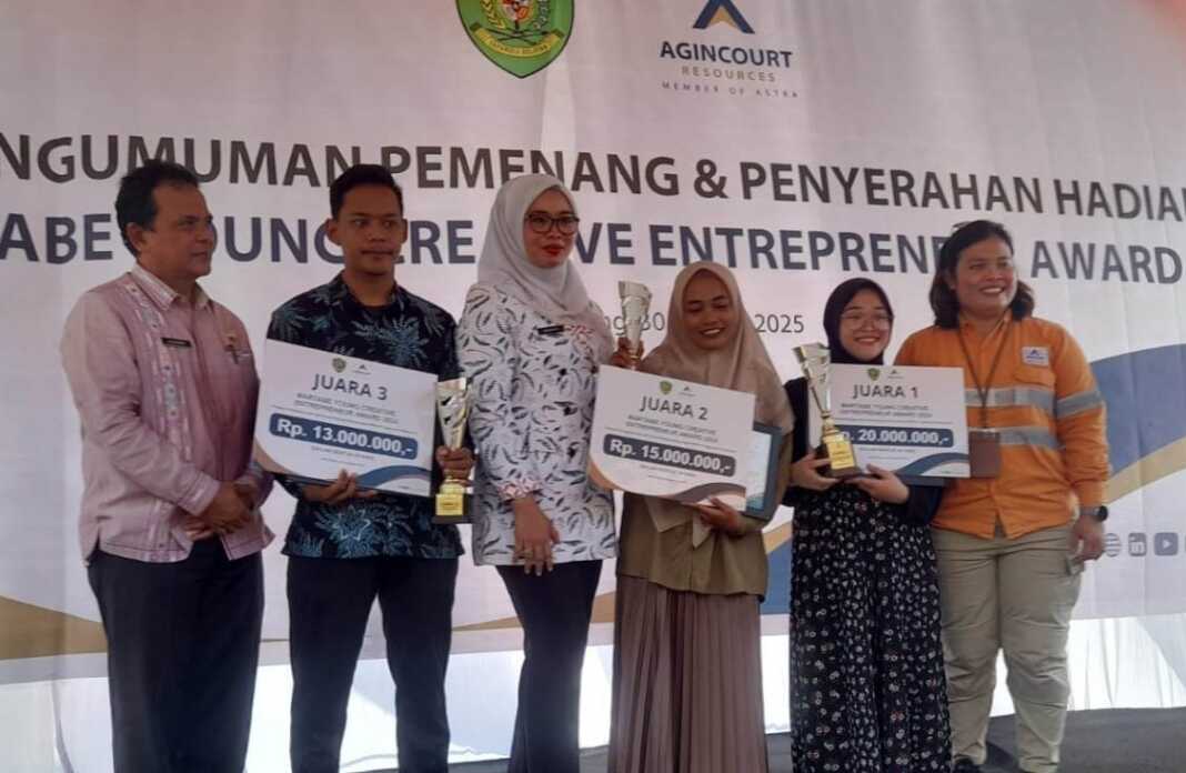 PT Agincourt Resouces (PTAR) menggelar Martabe Young Creative Entrepreneur Award Tahun 2024 untuk merangsang para wirausaha muda di Tapsel. (Dok PTAR)