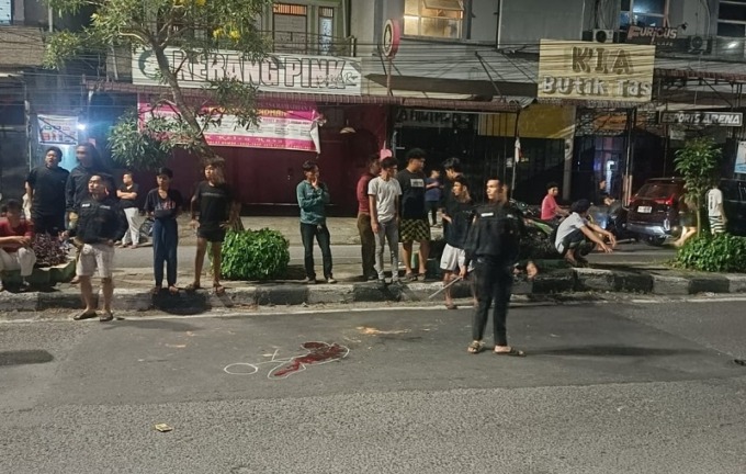 Suasana keributan yang terjadi akibat tawuran di Jalan Halat Medan.