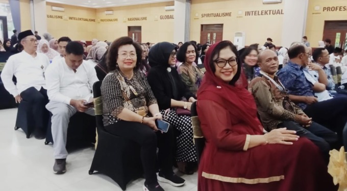 USM INDONESIA: Prof Dr Ivan Elisabeth Purba MKes (kanan) pada acara buka puasa bersama keluarga besar USM Indonesia, Jumat (22/3).