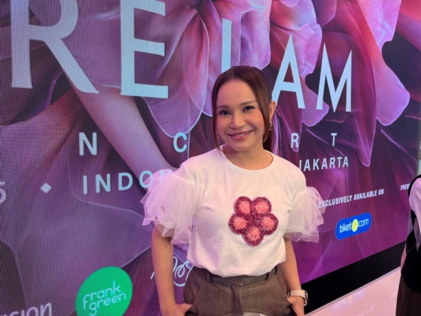 FOTO SHAFA NADIA/JAWA POS PERTUNJUKAN DENGAN MISI: Rossa ketika jumpa pers konser Here I Am. Selain di Indonesia, konser itu juga akan diadakan di Malaysia pada 14 Juni dan Singapura pada 8 November.