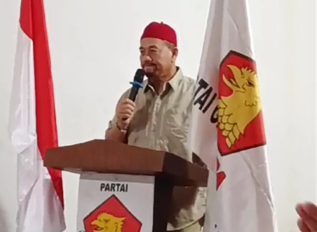 BUKA PUASA: Bupati Batubara H Baharuddin Siagian saat pidato saat Buka Puasa DPC Gerindra Batubara, Sabtu(8/3/2025). Foto :/Liberti H Haloho.