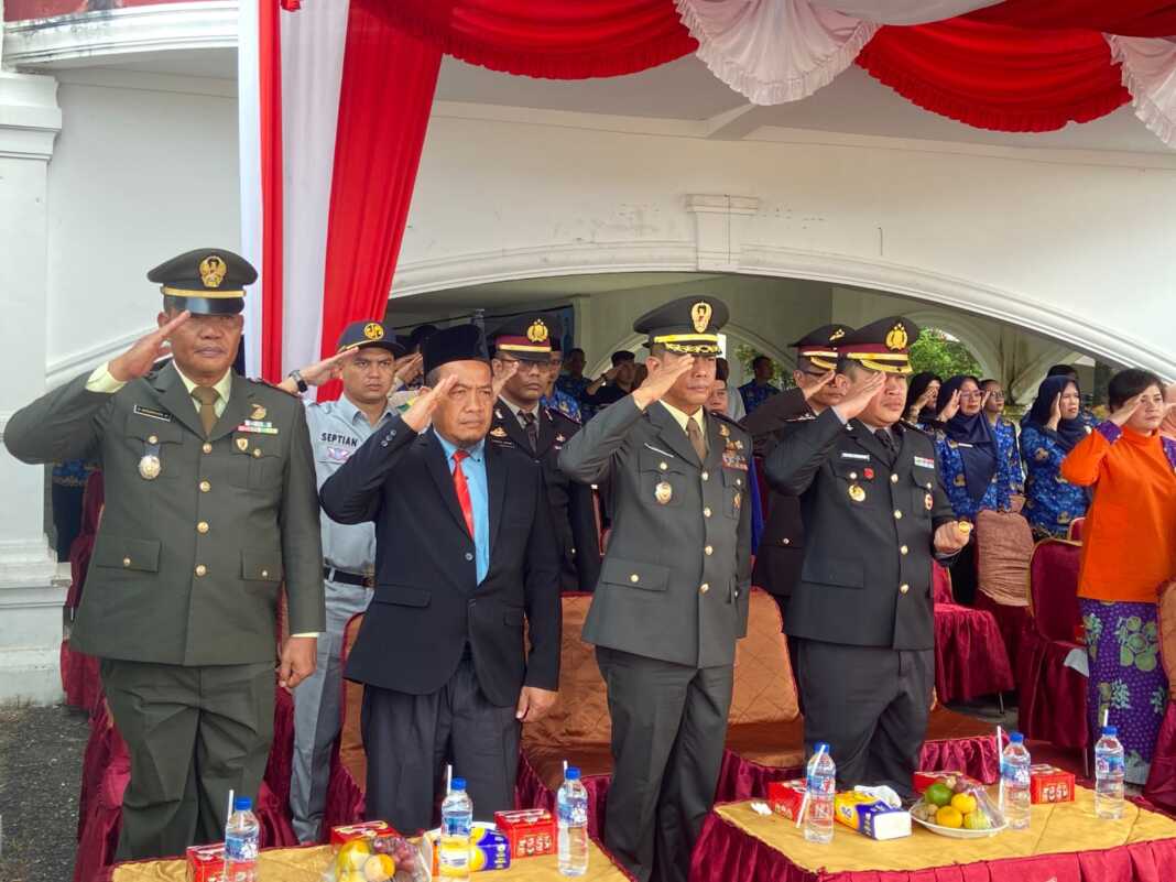 Kapolres Labuhanbatu Selatan, AKBP Aditya S.P Sembiring Muham S.I.K hadiri peringatan Harkitnas ke-117 di Kantor Bupati Labusel, Selasa (20/5/2025). FOTO: KHAIRUDDIN/SUMUT POS