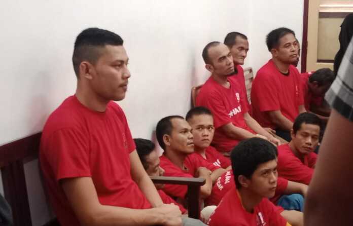 SIDANG: Mansyuri terdakwa kurir ekstasi, saat menjalani persidangan di PN Medan, Kamis (22/5). AGUSMAN/SUMUT POS