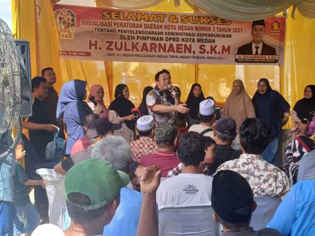 Wakil Ketua DPRD Kota Medan, Zulkarnaen S.K.M menggelar Sosialisasi Perda No.3 Tahun 2021 di Kelurahan Tembung, Kecamatan Medan Tembung, Minggu (10/5/2025) sore. (Markus Pasaribu/Sumut Pos)