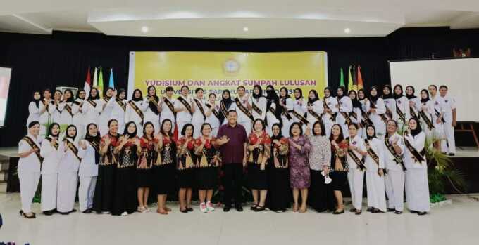 BIDAN: Yudisium sarjana kebidanan USM Indonesia. (ISTIMEWA/SUMUT POS)