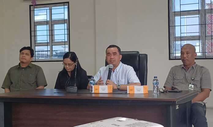 Foto (Markus Pasaribu/Sumut Pos) : Kepala Dinas Pariwisata Kota Medan, M. Ody Anggia Batubara didampingi Sekretaris Dinas Pariwisata Medan Adrianta Putra Ginting, Kabid Ekonomi Kreatif Terang Dewi Ujung, dan Kabid Pemasaran Fajar Hamdi saat memberikan keterangan, Selasa (27/5/2025).