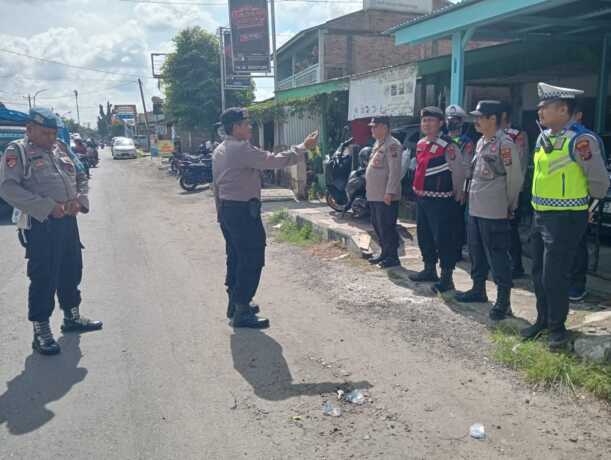 AMANKAN: Jajaran Personel Polres Tebingtinggi melaksanakan pengamanan pelaksanaan KKR Paskah Gabungan Zona V Majelis Daerah Gereja Pentakosta di Indonesia (GPDI) Sumatera Utara. SOPIAN/SUMUT POS