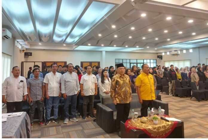 RESES: Dr Maruli Siahaan saat menggelar reses dan seminar di Aula FISIP Universitas Sumatera Utara (USU) Medan, Selasa (10/6).