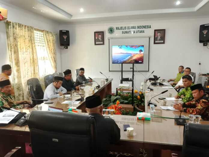 Pengurus MUI Sumut bidang Pemberdayaan Ekonomi Umat dan ormas Islam penggerak ekonomi umat bersilaturahim di Kantor MUI Sumut.