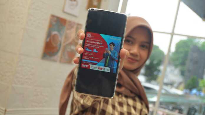 Dalam memeriahkan momen ulang tahun ke-30, Telkomsel kembali menghadirkan promo spesial “Surprise Deal” bagi para pelanggan setia. Melalui penawaran ini, pelanggan dapat menikmati kuota internet 30GB hanya dengan Rp60 ribu, sekaligus mendapatkan bebas akses Prime Video dan WeTV tanpa biaya langganan.