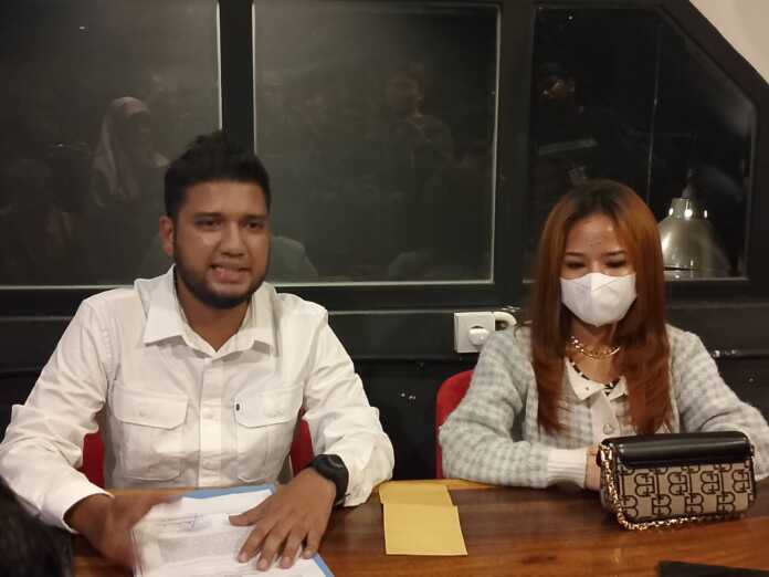 DILAPORKAN: Oknum Pegawai Bank Swasta Siti Nurliza (SN) dilaporkan mantan pengacaranya Reza SH dengan dugaan pelanggaran udang-undang transaksi elektronik dan pencemaran nama baik ke Polrestabes Medan.