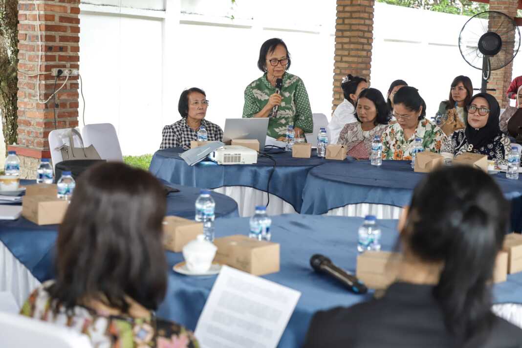PERTEMUAN: Suasana pertemuan Penyelenggaraan Pendidikan Anak Usia Dini Sanggar Anak Balita (PAUD SAB) di rumah dinas walikota. ISTIMEWA/SUMUT POS
