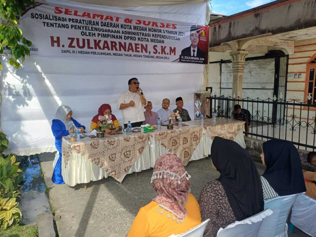 Wakil Ketua DPRD Kota Medan, Zulkarnaen S.K.M menggelar Sosialisasi Perda Kota Medan No.3 Tahun 2021 di Jalan Mangaan, Lorong Purnawirawan, Kelurahan Mabar, Kecamatan Medan Deli, Kota Medan, Sabtu (14/6/2025) siang. (Markus Pasaribu)
