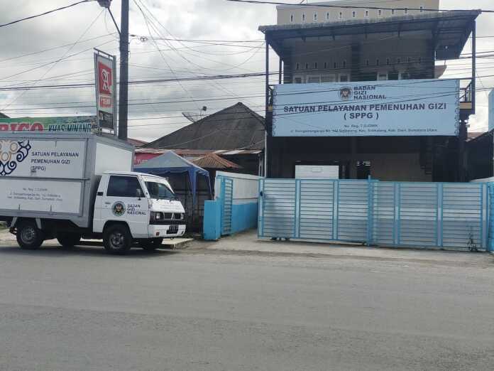 Rudy Sitanggang/Sumut Pos DAPUR UMUM: Satu SPPG atau dapur umum Program MBG yang berlokasi di Jalan Sisingamangaraja Sidikalang, Kabupaten Dairi.