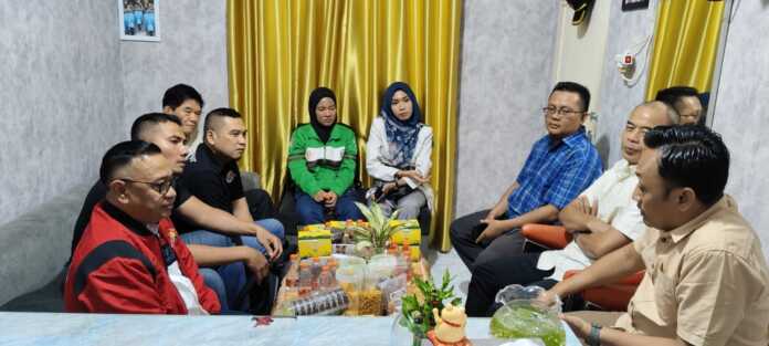 Ketua Umum KONI KOta Medan Aswindy menerima audensi Pengkot Kodrat Medan. (Dok KONI Medan)