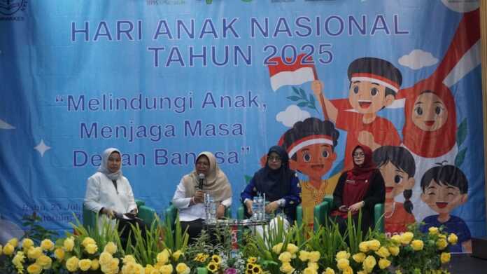 NARASUMBER: Tiga orang narasumber, Kabid Perlindungan Perempuan dan Perlindungan Khusus Anak Roima Harahap SAg MAP, Wakil Ketua IDAI Sumatera Utara dr Mahrani Lubis, SpA(K) dan Administrator Kesehatan di Bidang Kesehatan Masyarakat Dinkes Kota Medan dr Verawati, MKM.