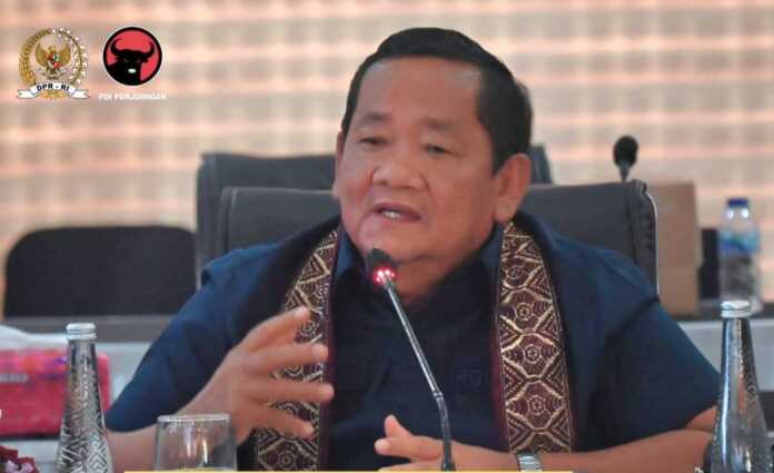 Anggota Komisi XIII DPR RI yang juga Ketua DPD PDI Perjuangan Sumut, Drs Rapidin Simbolon MM