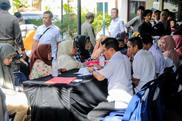 RAMAI: Warga ramai mendatangi Mal Pelayanan Publik Roadshow.