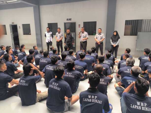 IKUT PROGRAM: Puluhan WBP Lapas Kelas 2A Binjai saat mengikuti program rehabilitasi pemasyarakatan. (istimewa/Sumut Pos)