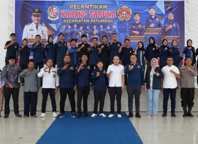 PELANTIKAN: Pemerintah Kecamatan Patumbak melantik pengurus Karang Taruna Kecamatan Patumbak Kabupaten Deliserdang Masa Bakti 2025-2030 di Aula GOR Kongsi Kupie Jalan Kebun Kopi Simpang Kongsi Desa Marindal I Kecamatan Patumbak, Minggu (10/8).