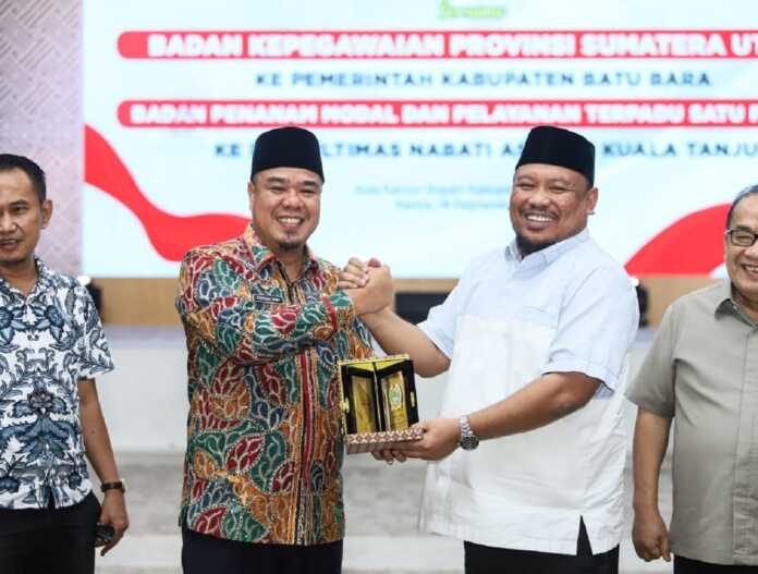 SAMBUT: Wakil Bupati Batubara Syafrizal, saat menyambut Kunker Komisi A DPRD Sumut bersama dengan BKD Sumut, Kamis (18/9).(Dokumen Diskominfo Batubara)