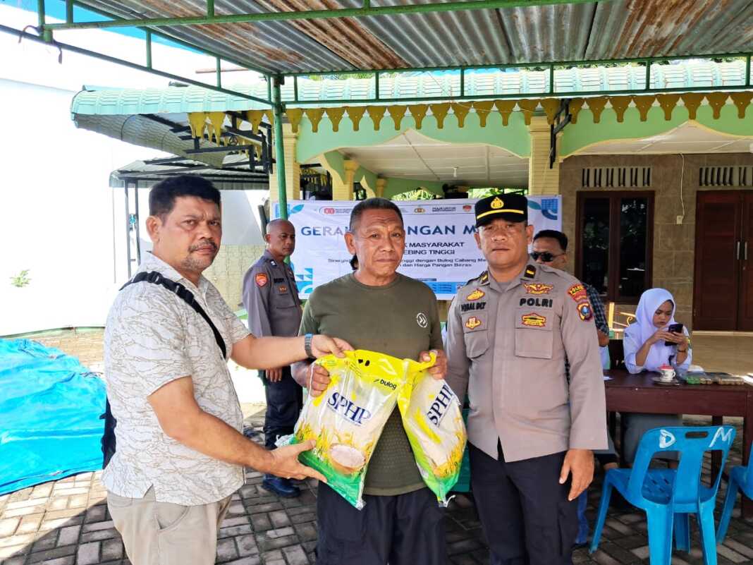 GPM: Polsek Dolok Merawan Polres Tebingtinggi melaksanakan gerakan pangan murah (GPM) sebanyak 4 ton.