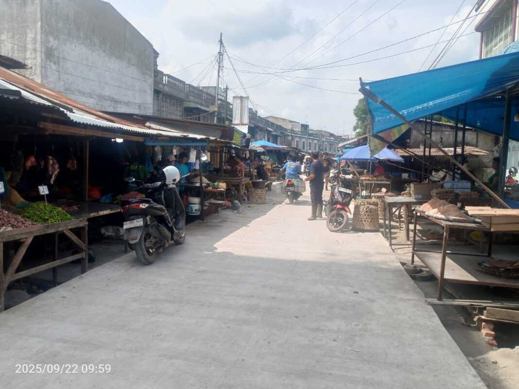PERBAIKAN JALAN: Pemkab Deliserdang, melalui SDABMBK melakukan perbaikan Jalan Griya dan Pahlawan di Kelurahan Pekan Tanjungmorawa, Kecamatan Tanjungmorawa, Kabupaten Deliserdang.