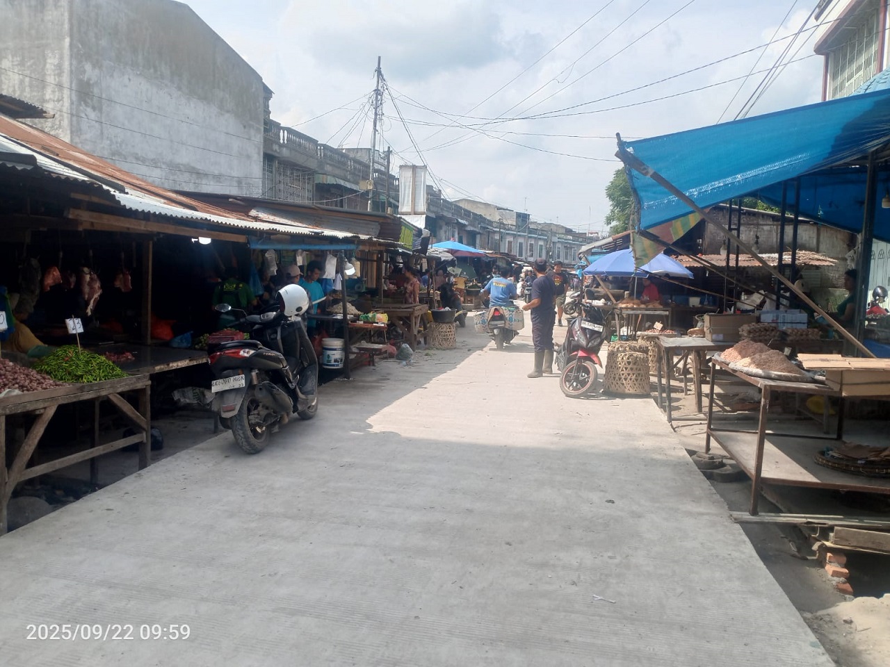 Jalan ke Pasar Trasdisional Tanjungmorawa Diperbaiki