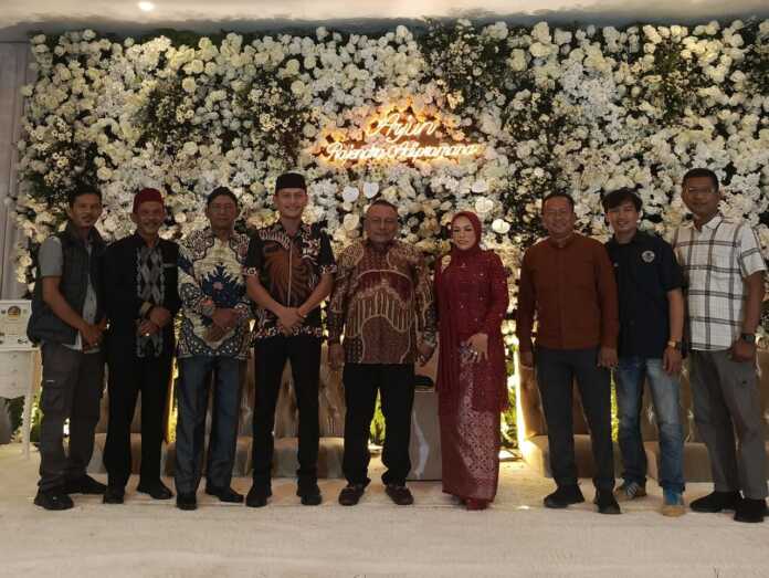 HADIR: Ketua LPA Deliserdang Junaidi Malik SH, menghadiri syukuran kelahiran dan aqiqah Arjun Rajendra Adipramana, anak kedua dari pasangan Sarianto dan Kristiani Melati di Hotel D'Prima Jalan Sultan Serdang, Tumpatan Nibung, Kecamatan Batangkuis, Kabupaten Deliserdang, Sabtu (20/9).