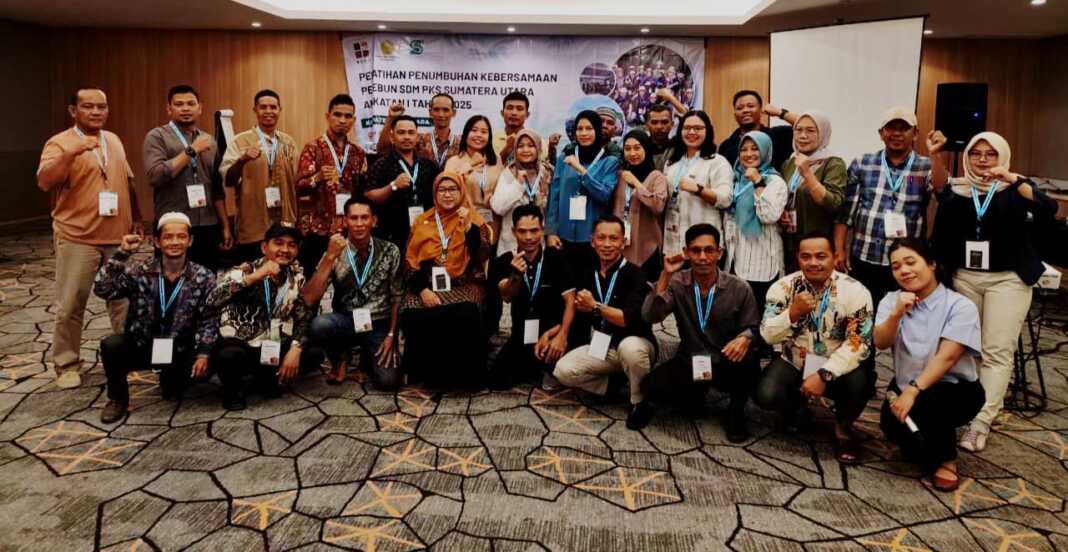 KEBERSAMAAN: Pelatihan penumbuhan kebersamaan pekebun yang diadakan BPDP, Ditjen Perkebunan dan Iskol Agridaya Internasional. (ISTIMEWA/SUMUT POS)