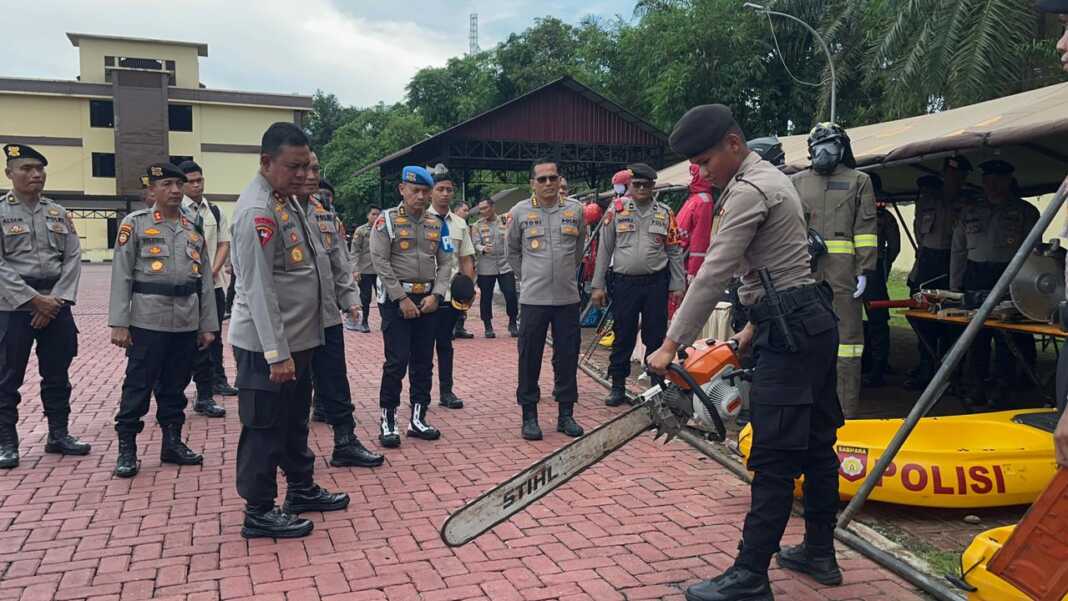 KUNKER: Kapolda Sumut Irjen Pol Whisnu Hermawan Februanto saat kunker ke Mako Ditsamapta Polda Sumut. Istimewa/Sumut Pos