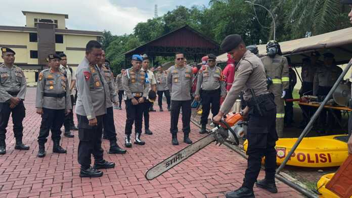 KUNKER: Kapolda Sumut Irjen Pol Whisnu Hermawan Februanto saat kunker ke Mako Ditsamapta Polda Sumut. Istimewa/Sumut Pos