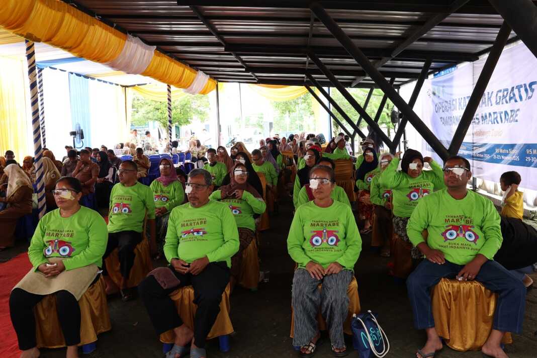 PASIEN: Sebanyak 40 pasien mengikuti seremoni pembukaan Operasi Katarak Gratis 2025 Tambang Emas Martabe. Program ini merupakan wujud nyata kepedulian perusahaan terhadap kesehatan masyarakat, khususnya di Tapanuli Selatan dan sekitarnya.
