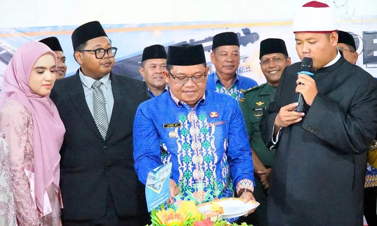 Resmikan Ponpes Ar-Haramain Labuhanbatu, Bupati: Ponpes Berperan Membentuk Karakter dan Moral Generasi Muda