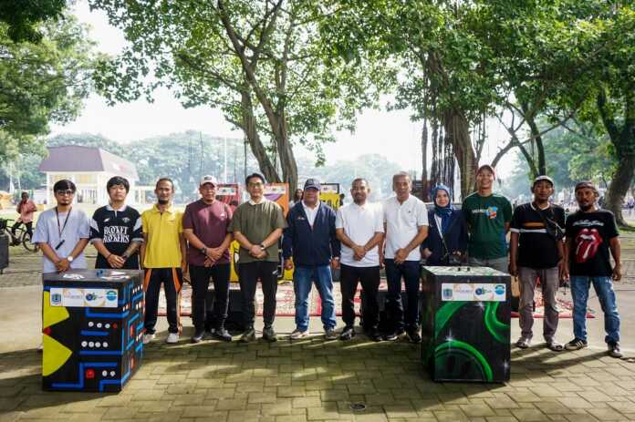 KENALKAN: Wakil Wali Kota Binjai Hasanul Jihadi, saat mengenalkan tong sampah mural yang kini sudah disebar pada sejumlah titik Kota Binjai.(Istimewa)