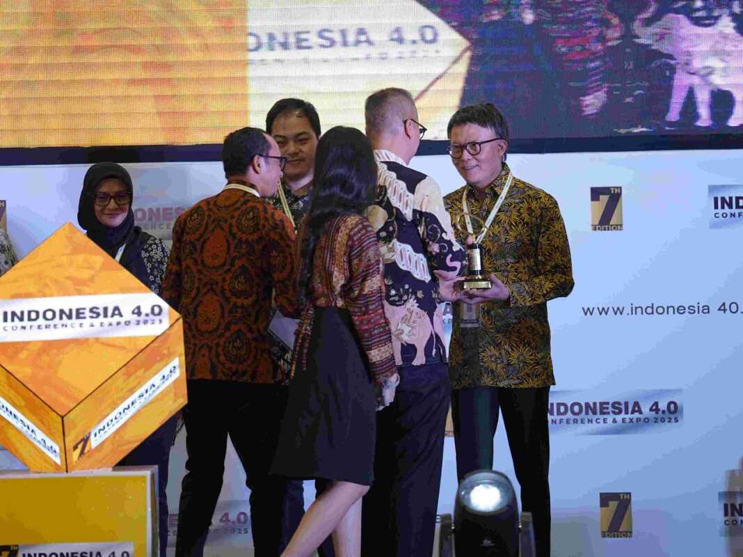 Dalam Penghargaan Rintisan Teknologi Industri 2025, inovasi 5G in The Box Telkomsel dinobatkan Kementerian Perindustrian sebagai salah satu teknologi rintisan yang berdampak nyata.