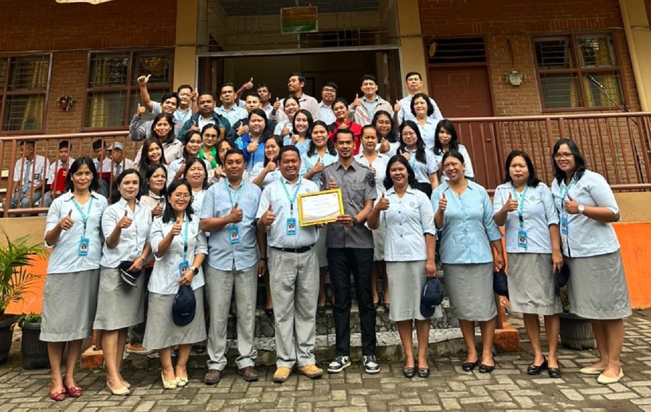 Densus 88 Satgaswil Sumut Ajak Siswa SMA Katolik Kabanjahe Tanamkan Semangat Nasionalisme